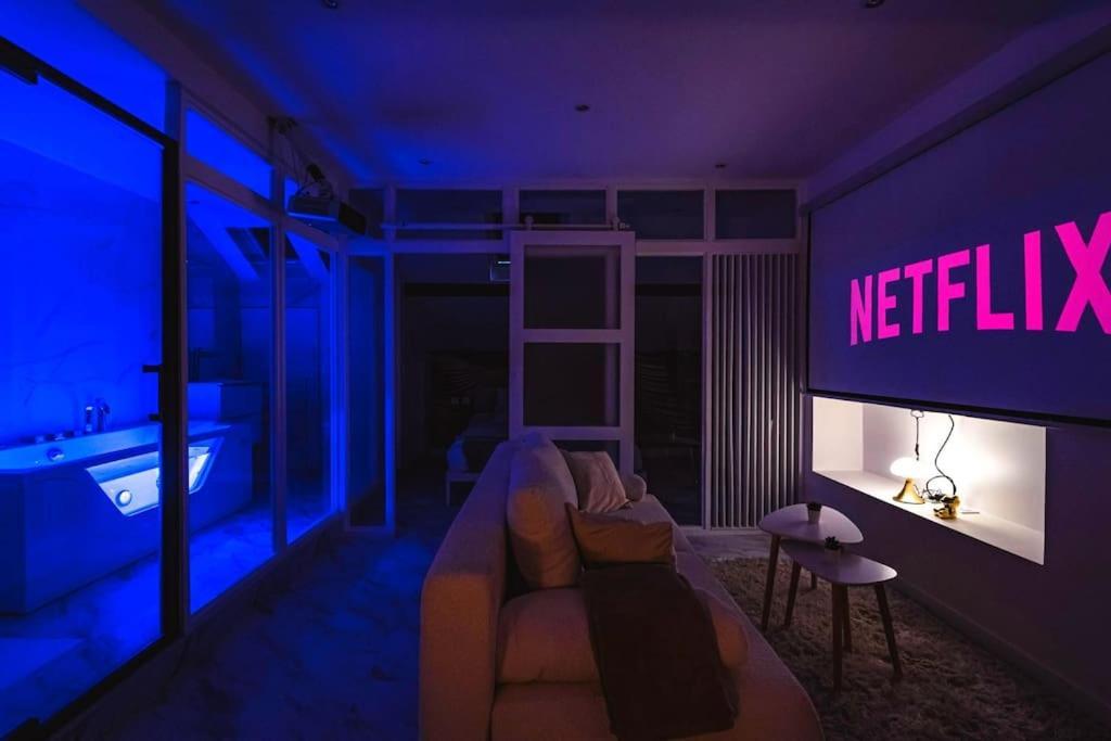 Oasis Chic - Spa Prive & Cinema Reims Bagian luar foto