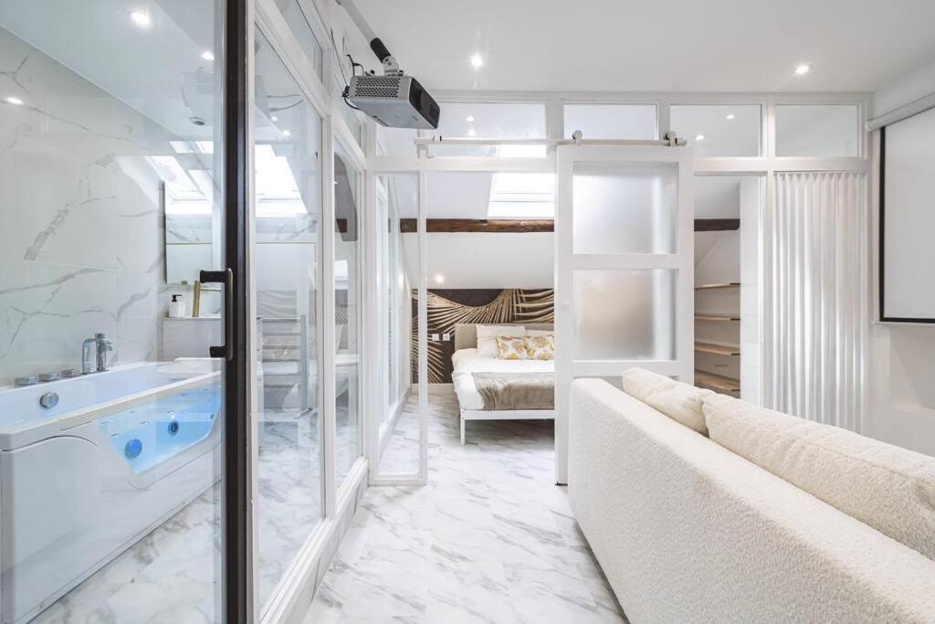 Oasis Chic - Spa Prive & Cinema Reims Bagian luar foto