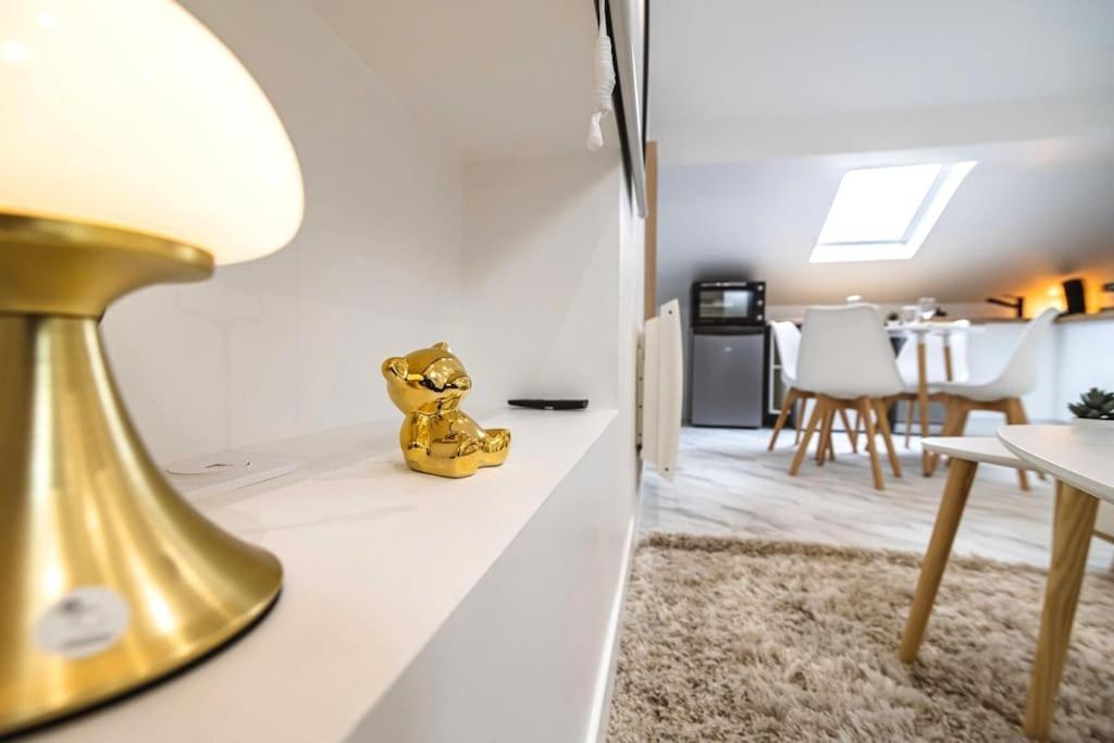 Oasis Chic - Spa Prive & Cinema Reims Bagian luar foto